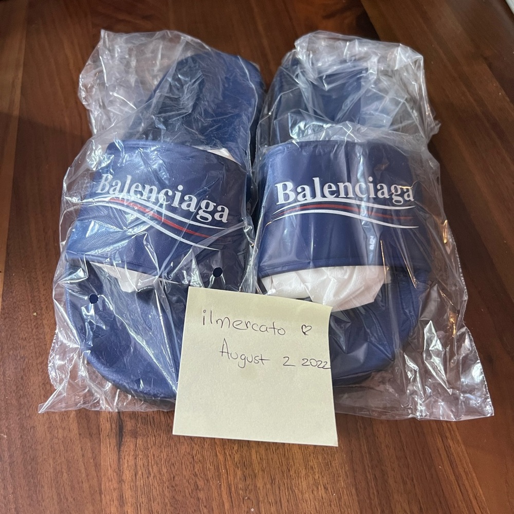 Balenciaga Pool slides